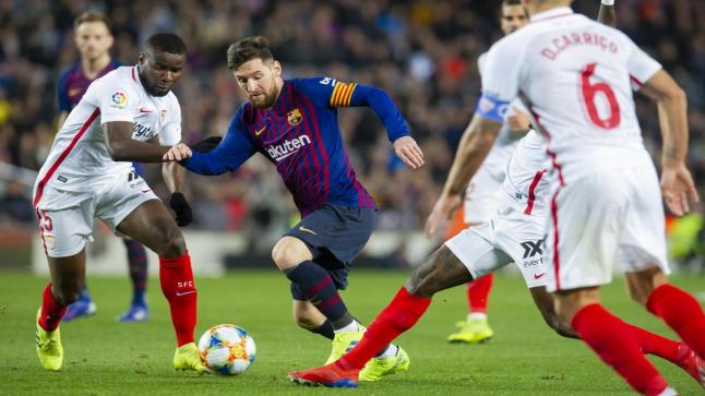 موعد مباراة برشلونة وإشبيلية مساء اليوم والقنوات الناقلة في قمة الدوري الإسباني