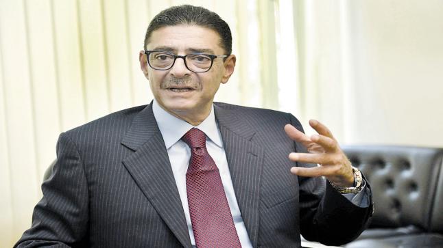 محمود طاهر يتصل باللواء شمس للإطمئنان على تحضيرات الأهلي لمباراة زاناكو