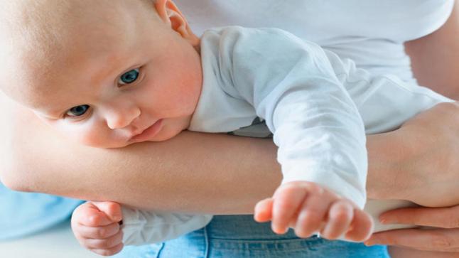 طرق علاج المغص عند الأطفال الرضع وأهم النصائح للعناية بالاطفال