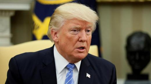 الرئيس الأمريكي يصف نظام كوريا الشمالي بـ “الوحشي” في اعقاب وفاة امريكي كان محتجز لدبها