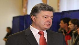 الرئيس الأوكراني يعلن عن اتخاذ الطرق السياسية والدبلوماسية لعودة القرم للسيادة الأوكرانية