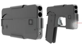 تحذيرات من مسدس آيفون وذلك بعد أثارة الذعر لقوات الشرطة الأوروبية