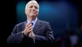 الإعلان عن إصابة السيناتور الجمهوري جون ماكين بأشرس أنواع السرطان