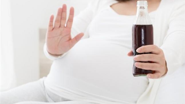بعض المشروبات الممنوعة على الحامل طوال فترة الحمل