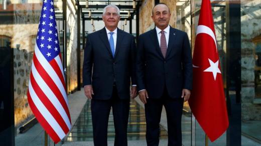 تيلرسون يجري عدد من اللقاءات في تركيا لتهدئة الأجواء بين بلاده وأنقرة