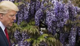 الرئيس الأمريكي دونالد ترامب يخلف جورج بوش الأب في أهم جامعة مسيحية أمريكية