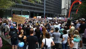 أعمال العنف العنصرية التي شهدتها ولاية فرجينيا الأمريكية تدفع أحد مستشاري ترامب للاستقالة