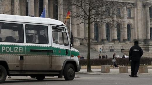 جماعة يمينية متطرفة تحاول اقتحام وزارة العدل الألمانية ردا على قانون مكافحة خطابات الكراهية