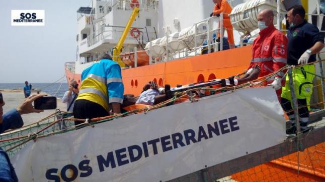 نداءات لمنظمات إنسانية لإنقاذ اللاجئين عبر المتوسط