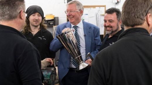 تدريبات مانشيستر يونايتد تشهد مفاجأة بحضور فيرغسون وزلاتان