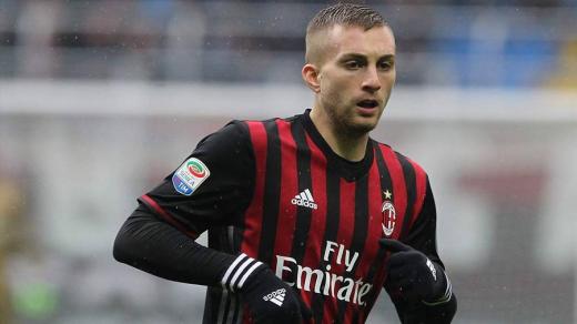 دولوفيو يطالب الجلوس مع المدرب فالفيردي