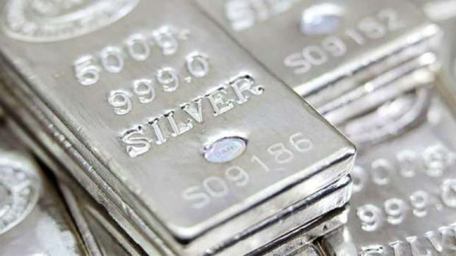 الأزمة العالمية.. تراجع كبير في أسعار الفضة
