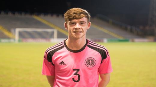 برشلونة يدخل منافسة مع العديد من الأندية لأجل الظفر بخدمات الاعب توني غالاكر صاحب الـ 17 عام