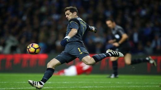 ايكر كاسياس يقترب من نادي ليفربول بشكل مجاني