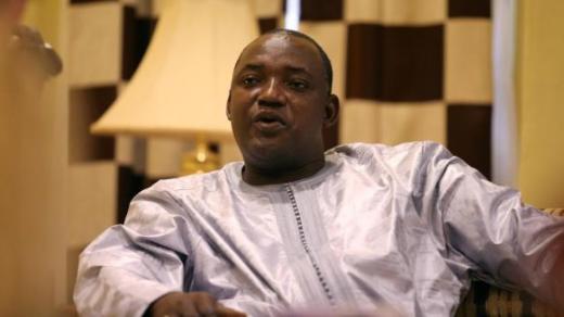 السنغال تتأهب لعمل عسكري ضد غامبيا لتمكين رئيسها الجديد من منصبه