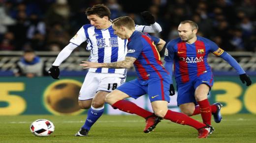 تشافي يتحدث عن إشكالية خط وسط برشلونة ويذكر حلها