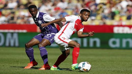 الصفقات يحتاجها آرسنال للمنافسة على الدوري الإنجليزي