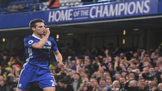 صحيفة برشلونة يوجه اهتمامه إلى الظهير الأيمن لتشيلسي