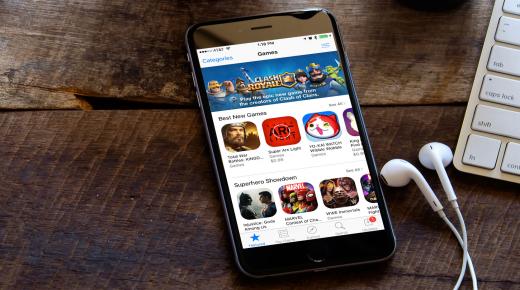 اتهام شركة آبل بمخالفة قواعد قانون الاحتكار عبر متجرها iTunes App Store