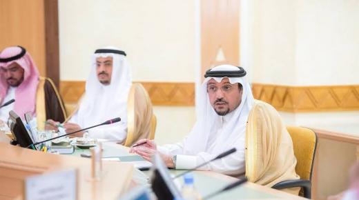 بريدة ” فيصل بن مشعل ” يقوم بمبادرة ألتزام التوعية للناس من فيروس كورونا