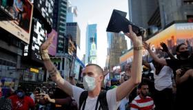 يحدث في أمريكا… إصابة ضابط واستمرار أعمال النهب والسرقة