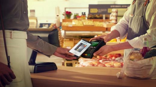 تطبيق خدمة الدفع ضمن بنك المشرق في دولة الامارات العربية المتحدة Samsung Pay