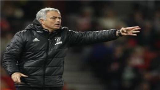 مورينيو يهاجم أياكس ومنتقد تواجده ضمن الدوري الأوروبي