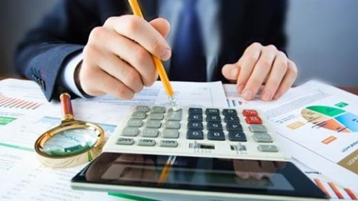 عجز الموازنة في مصر يشهد تراجعا بنسبة 8 بالمئة خلال السنة المالية 2016-2017