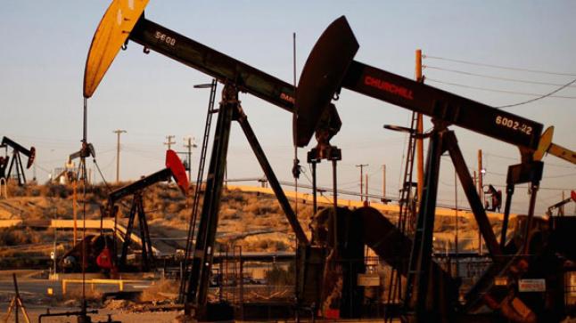 الولايات المتحدة تسعى لبيع نصف مخزوناتها الإستراتيجية وهبوط لأسعار النفط في آسيا